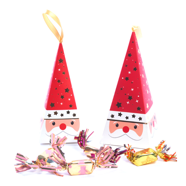 Arbre de noel cone pere noel les delices de la closiere Arbre de noel cone pere noel les delices de la closiere